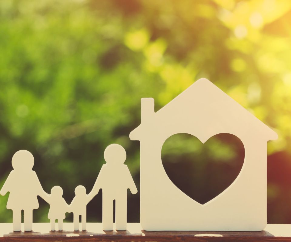 Familie mit Haus, Holzschnitt